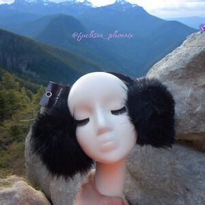 Faux fur earmuffs in black